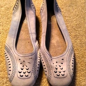 Ladies NWOT Grey Leather AEROSOLES Size 9M Flats